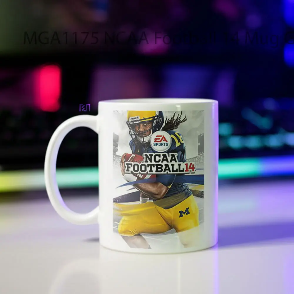 NCAA Football 14 Game Mug - Sudut 2