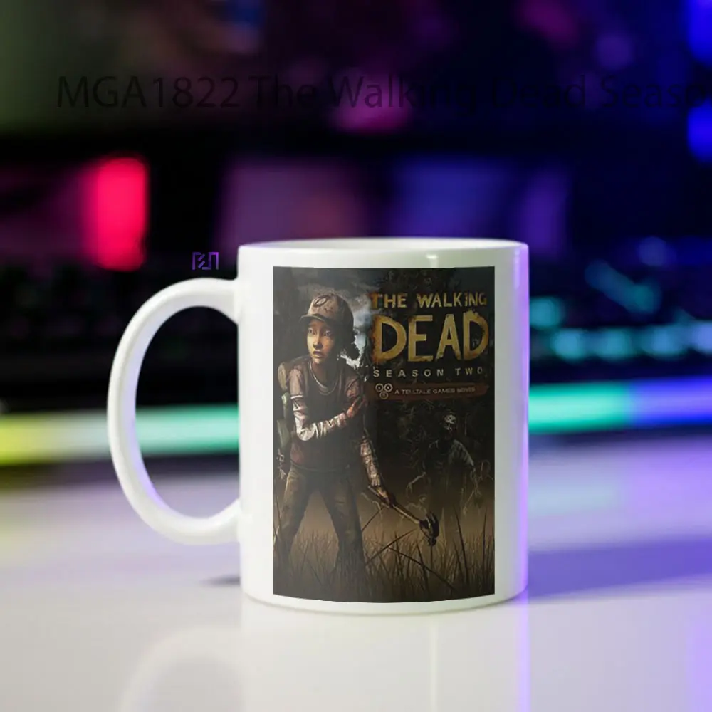 The Walking Dead Season Two Game Mug - Sudut 2