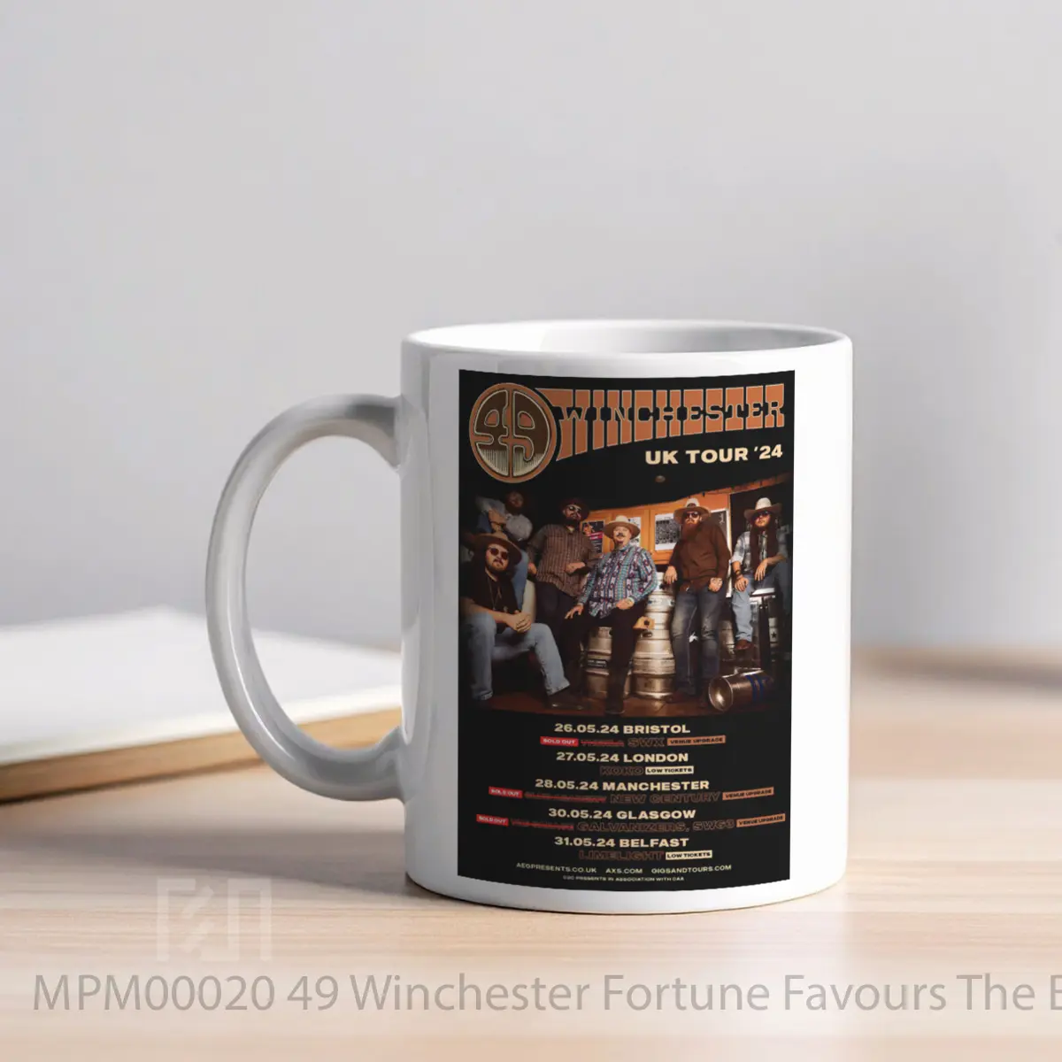 Mug 49 Winchester Fortune Favours The Bold Uk Tour 2024 MPM00020 - All-side / Desain