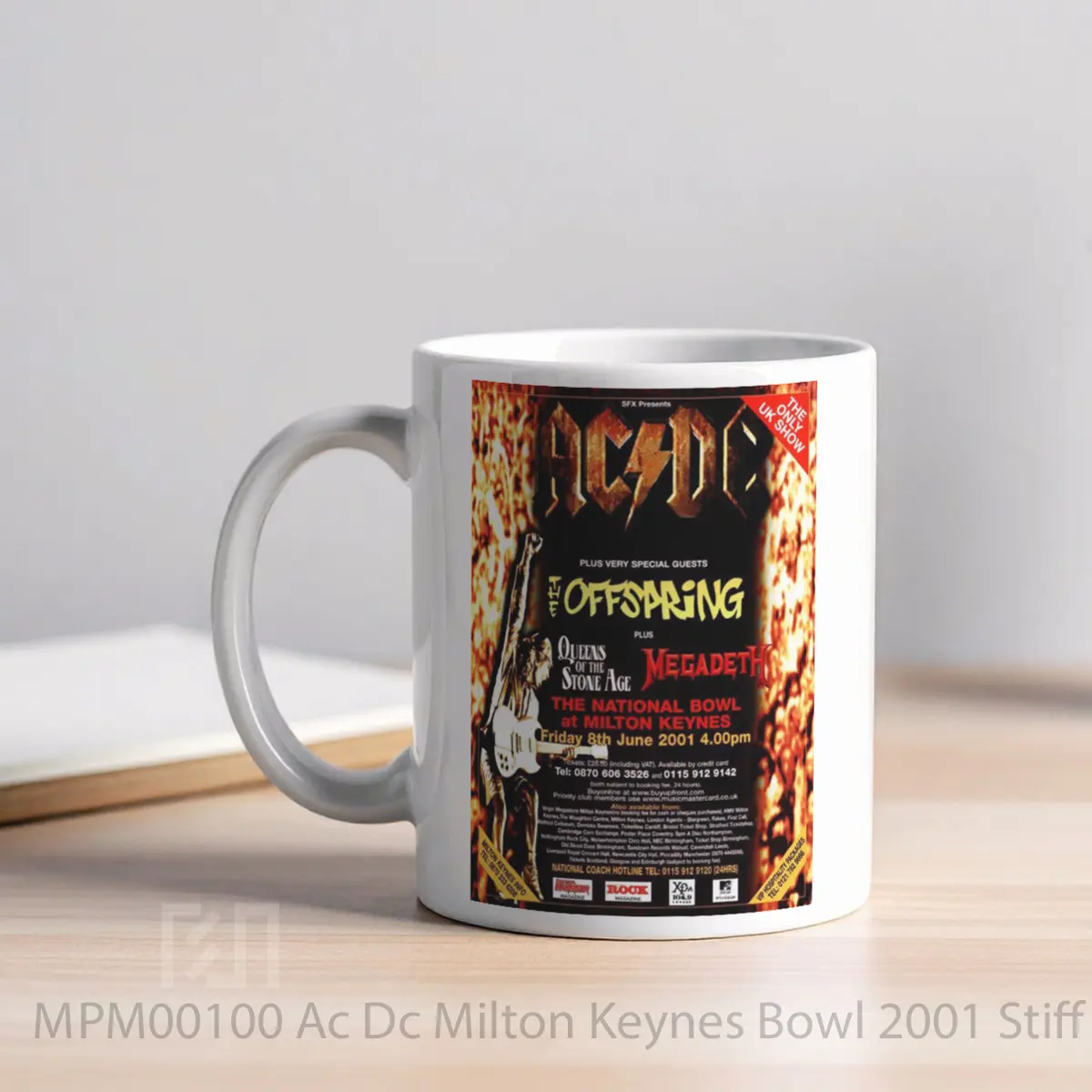 Mug Ac Dc Milton Keynes Bowl 2001 Stiff Upper Lip Tour MPM00100 - All-side / Desain