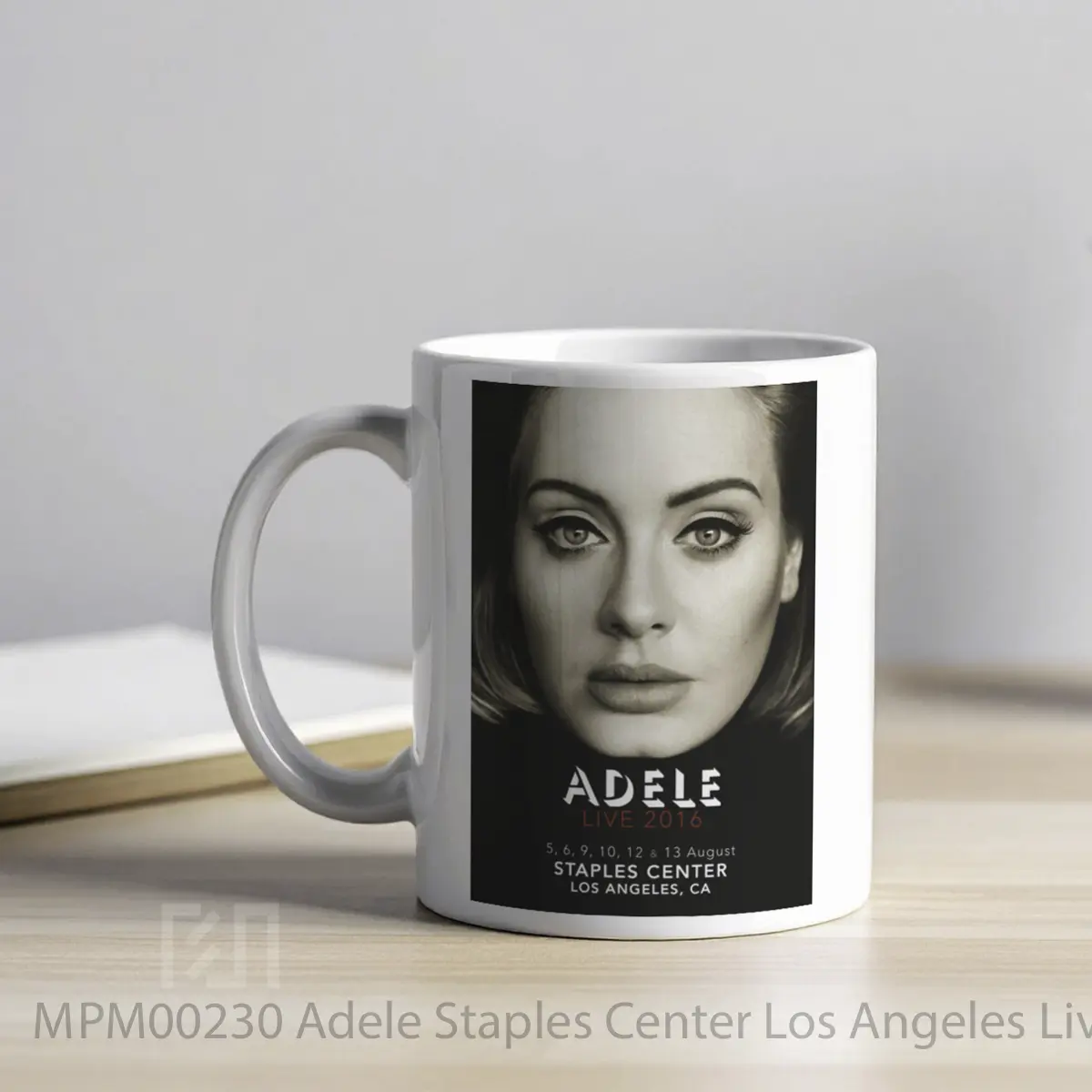 Mug Adele Staples Center Los Angeles Live 2016 MPM00230 - Tampak Tengah