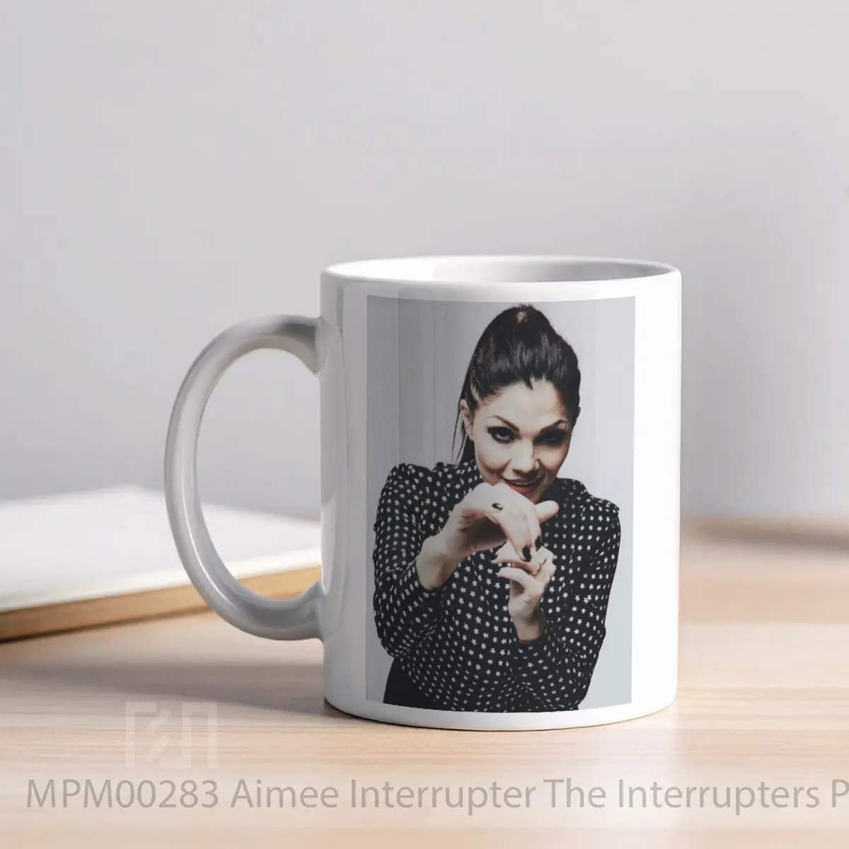 Mug Aimee Interrupter The Interrupters MPM00283 - All-side / Desain