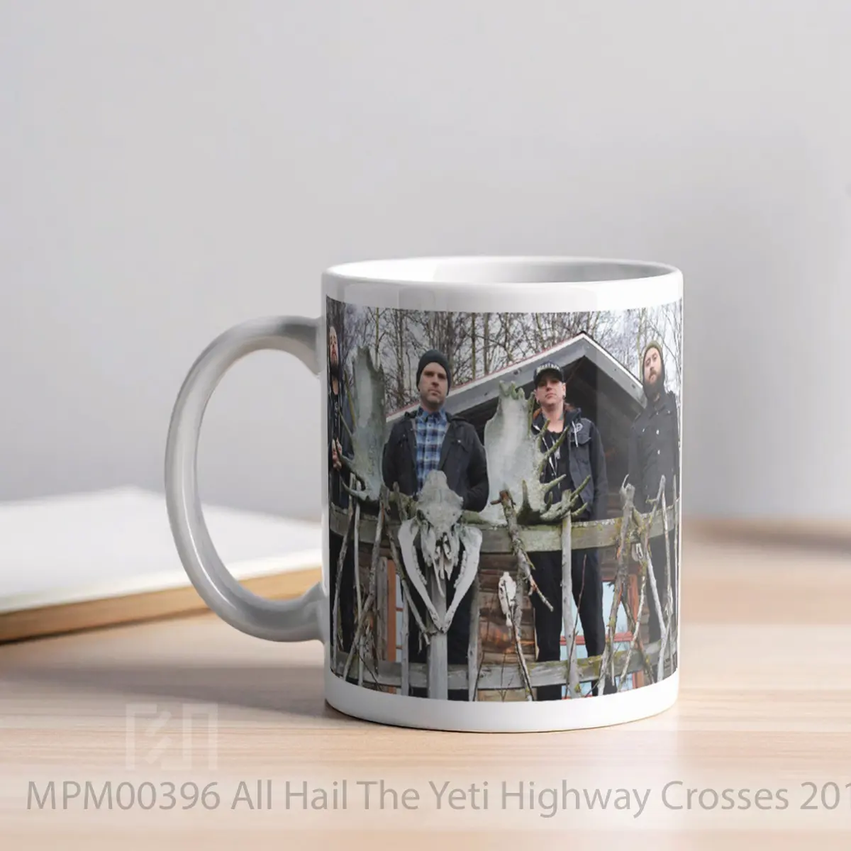 Mug All Hail The Yeti Highway Crosses 2018 Tour MPM00396 - All-side / Desain