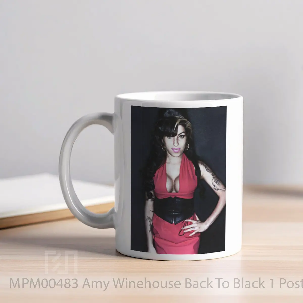 Mug Amy Winehouse Back To Black 1 MPM00483 - All-side / Desain