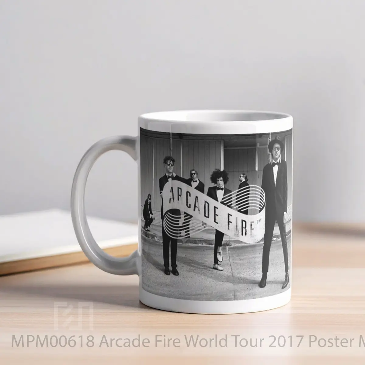 Mug Arcade Fire World Tour 2017 MPM00618 - All-side / Desain
