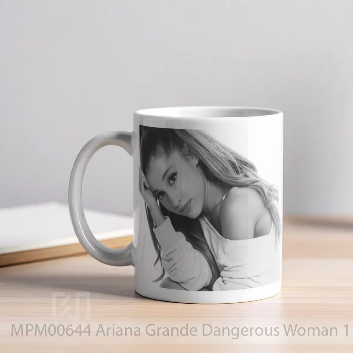Mug Ariana Grande Dangerous Woman 1 MPM00644 - All-side / Desain