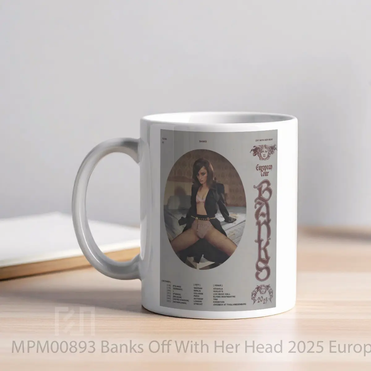 Mug Banks Off With Her Head 2025 Europe Uk MPM00893 - All-side / Desain