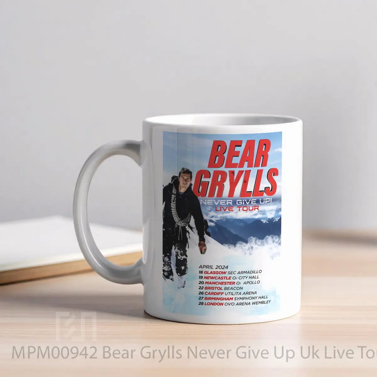 Mug Bear Grylls Never Give Up Uk Live Tour 2024 MPM00942 - All-side / Desain