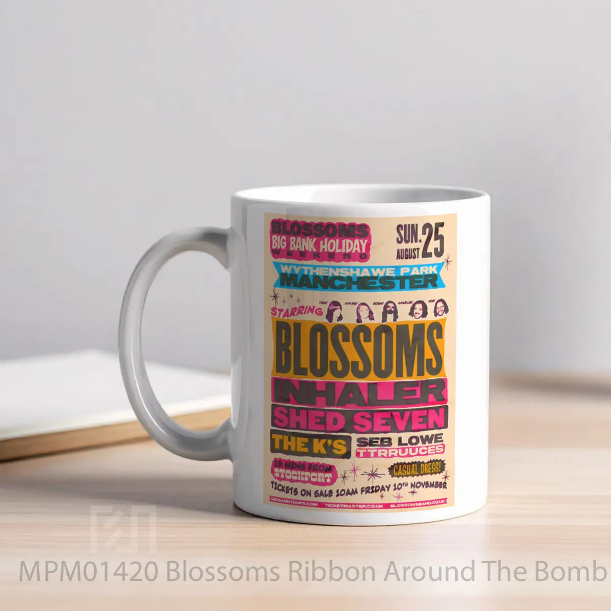 Mug Blossoms Ribbon Around The Bomb Tour 2024 Manchester Wythenshawe Park MPM01420 - All-side / Desain