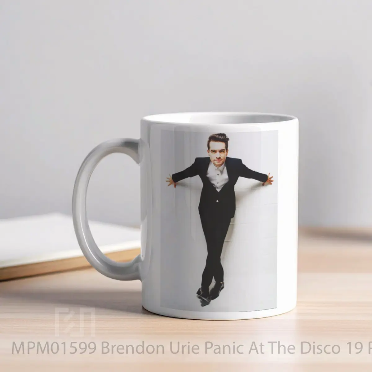 Mug Brendon Urie Panic At The Disco 19 MPM01599 - All-side / Desain