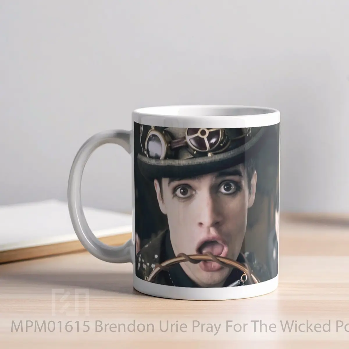 Mug Brendon Urie Pray For The Wicked MPM01615 - All-side / Desain