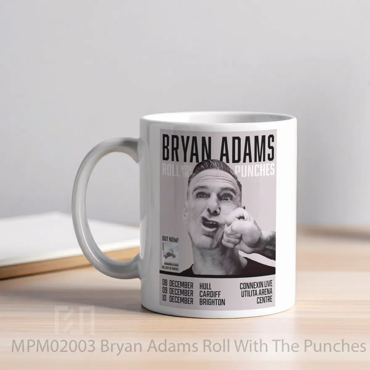 Mug Bryan Adams Roll With The Punches 2025 Uk Tour Hull MPM02003 - All-side / Desain