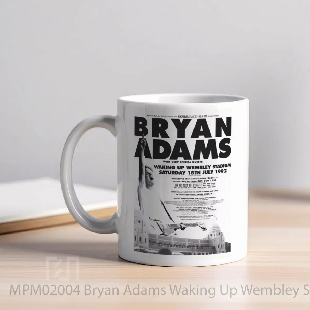 Mug Bryan Adams Waking Up Wembley Stadium 1992 MPM02004 - All-side / Desain