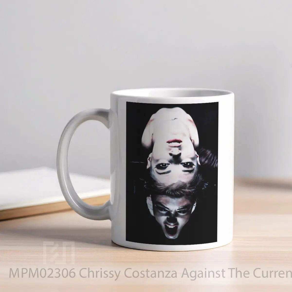 Mug Chrissy Costanza Against The Current 4 MPM02306 - All-side / Desain