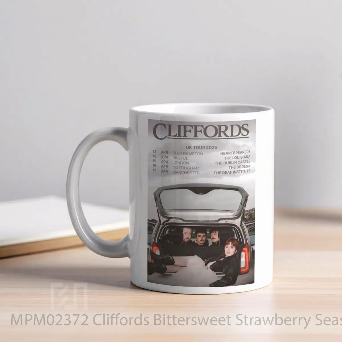 Mug Cliffords Bittersweet Strawberry Season 202 MPM02372 - All-side / Desain