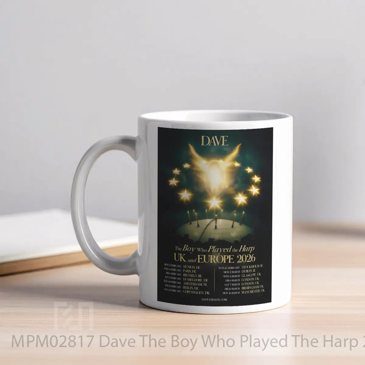 Mug Dave The Boy Who Played The Harp 2026 Uk Tour MPM02817 - All-side / Desain