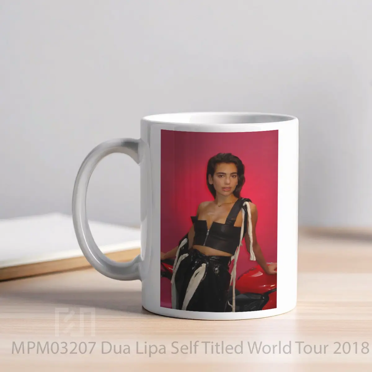 Mug Dua Lipa Self Titled World Tour 2018 12 MPM03207 - All-side / Desain