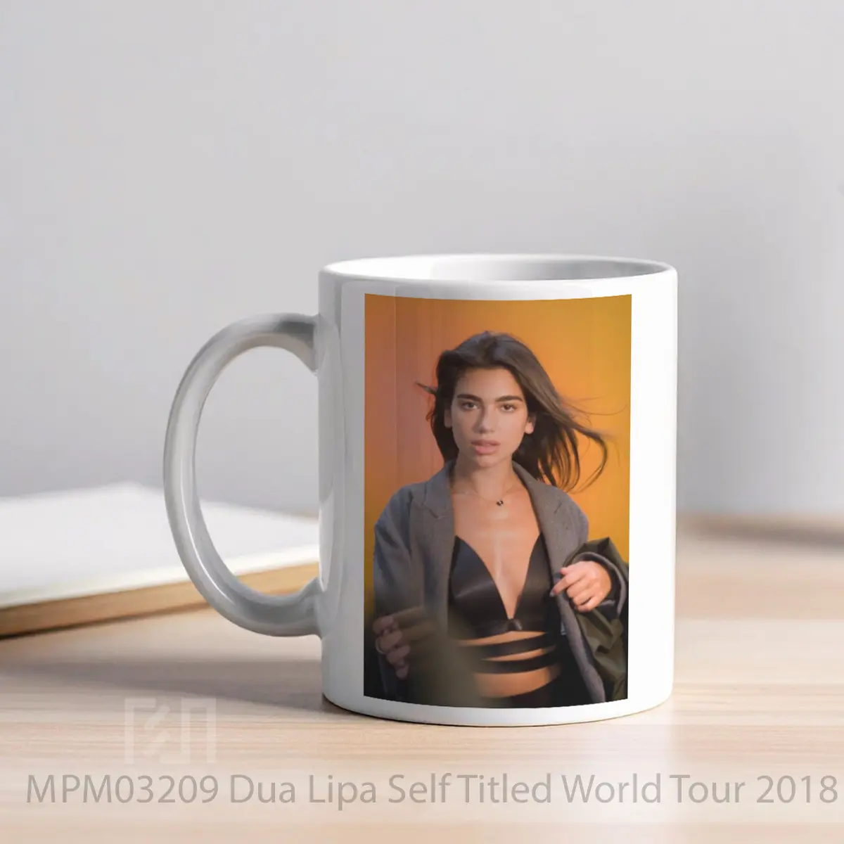 Mug Dua Lipa Self Titled World Tour 2018 14 MPM03209 - All-side / Desain