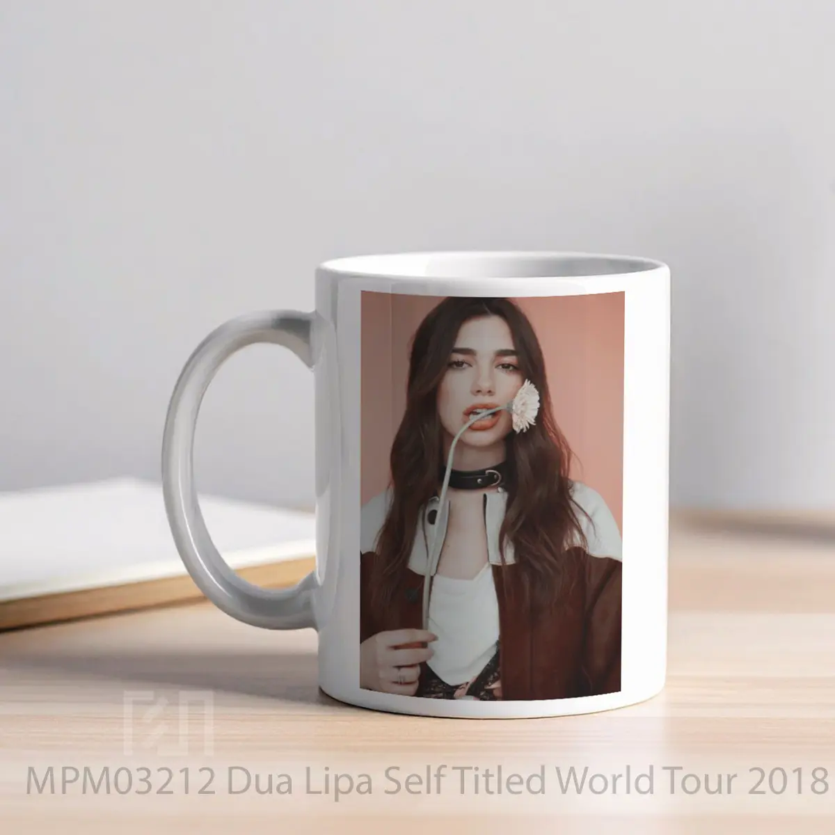 Mug Dua Lipa Self Titled World Tour 2018 2 MPM03212 - All-side / Desain
