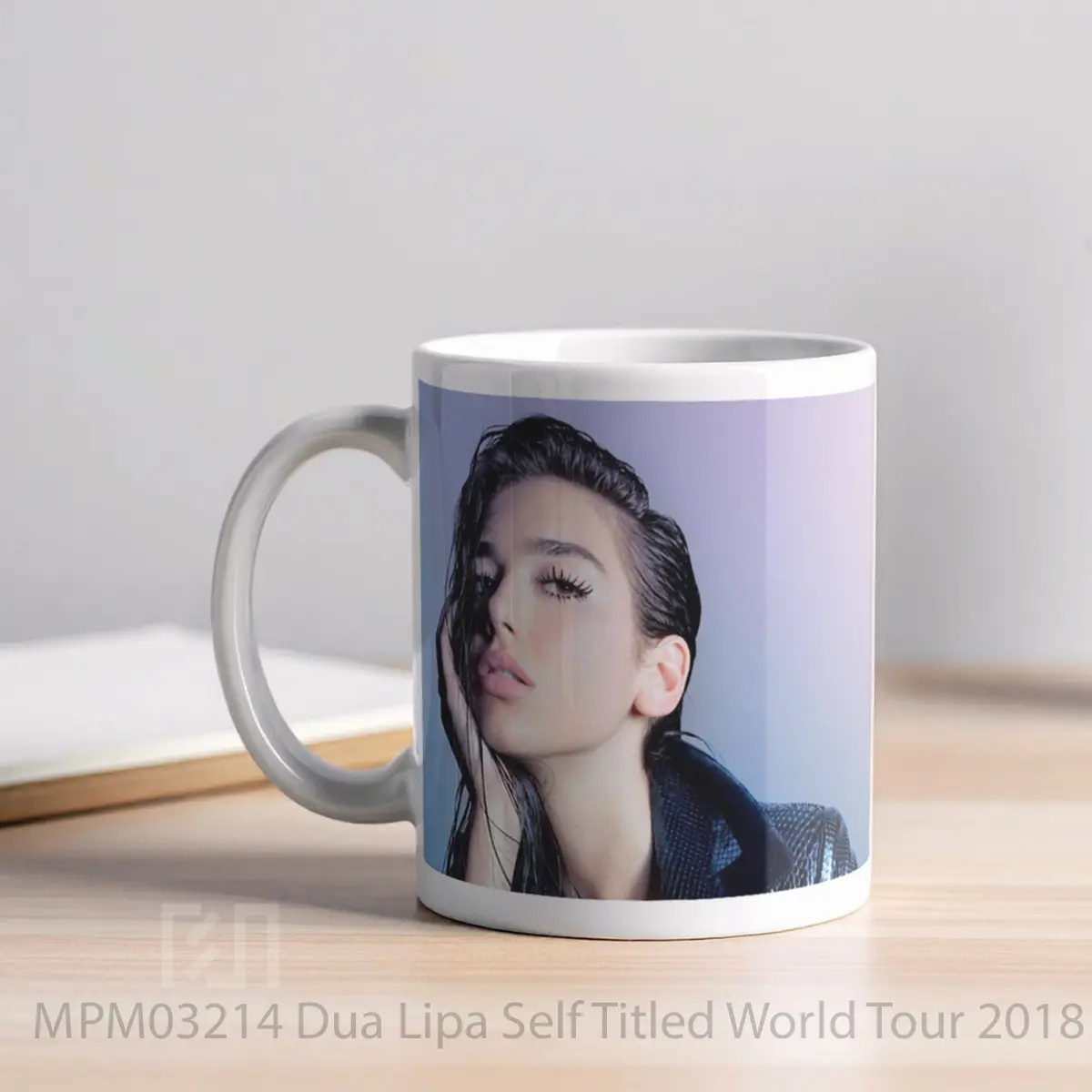 Mug Dua Lipa Self Titled World Tour 2018 4 MPM03214 - All-side / Desain