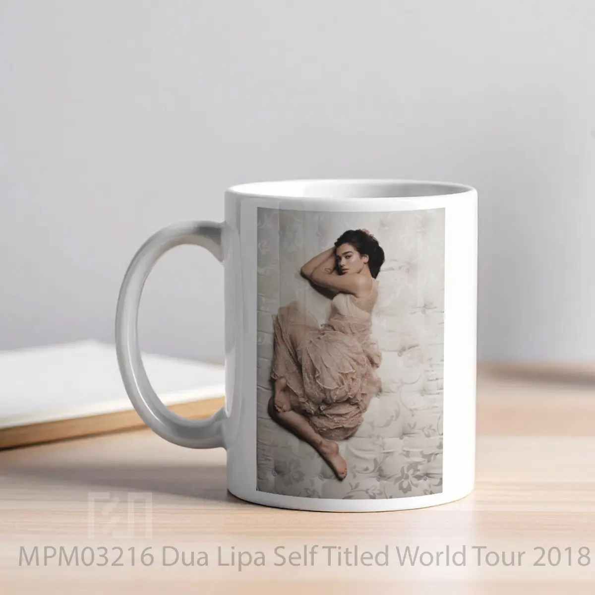 Mug Dua Lipa Self Titled World Tour 2018 6 MPM03216 - All-side / Desain
