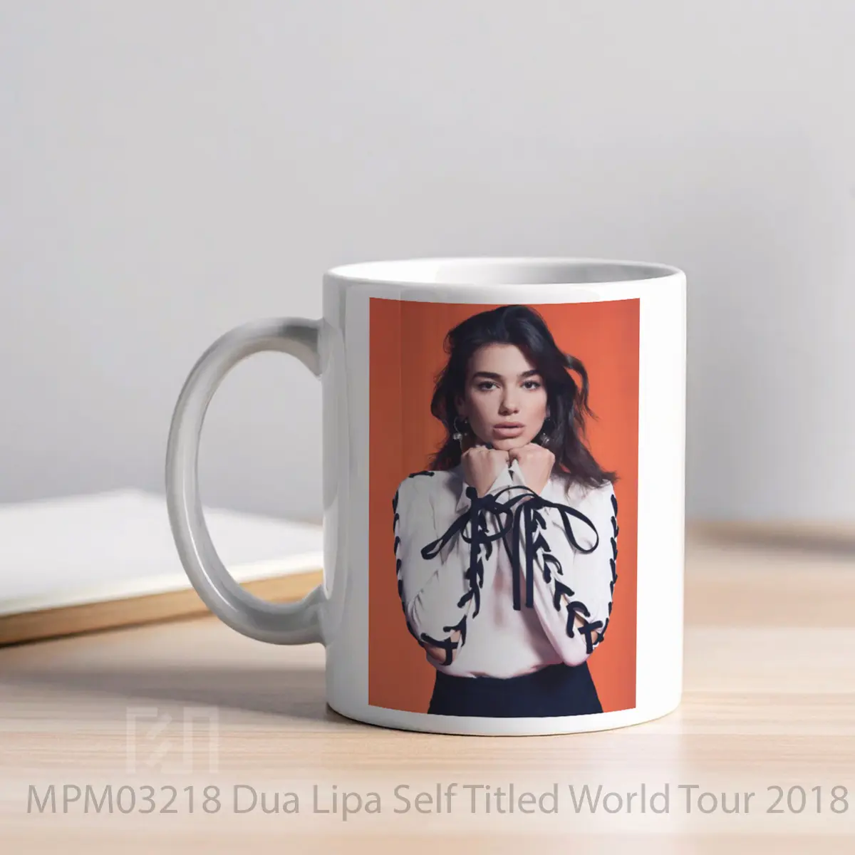 Mug Dua Lipa Self Titled World Tour 2018 8 MPM03218 - All-side / Desain