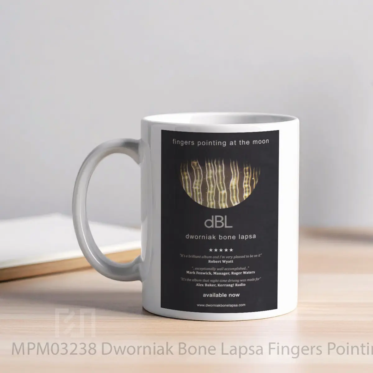 Mug Dworniak Bone Lapsa Fingers Pointing At The Moon P MPM03238 - All-side / Desain