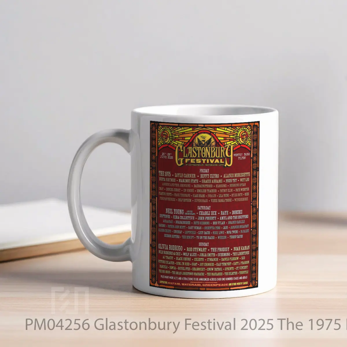 Mug Glastonbury Festival 2025 The 1975 Neil Young MPM04256 - All-side / Desain