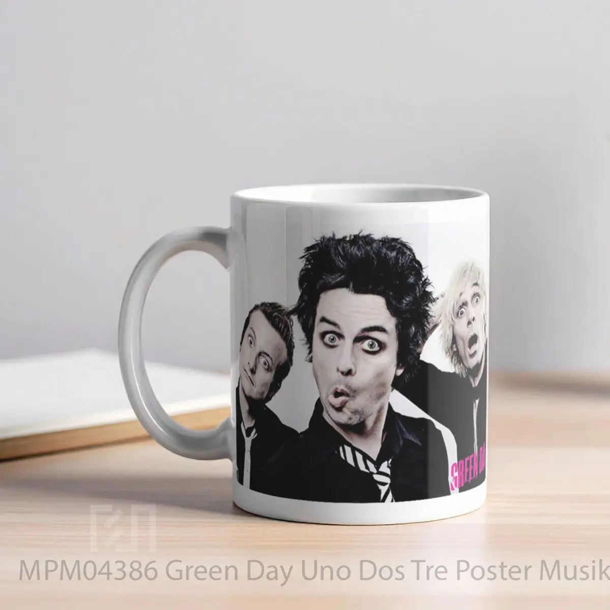 Mug Green Day Uno Dos Tre MPM04386 - All-side / Desain