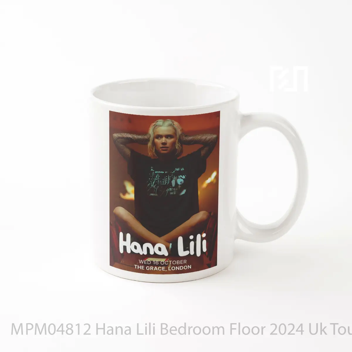 Mug Hana Lili Bedroom Floor 2024 Uk Tour London MPM04812