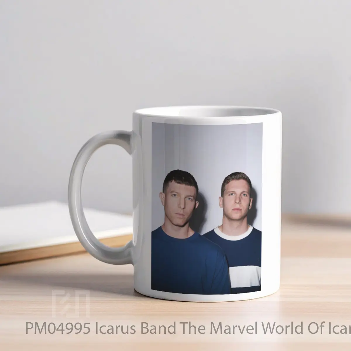 Mug Icarus Band The Marvel World Of Icarus MPM04995 - All-side / Desain