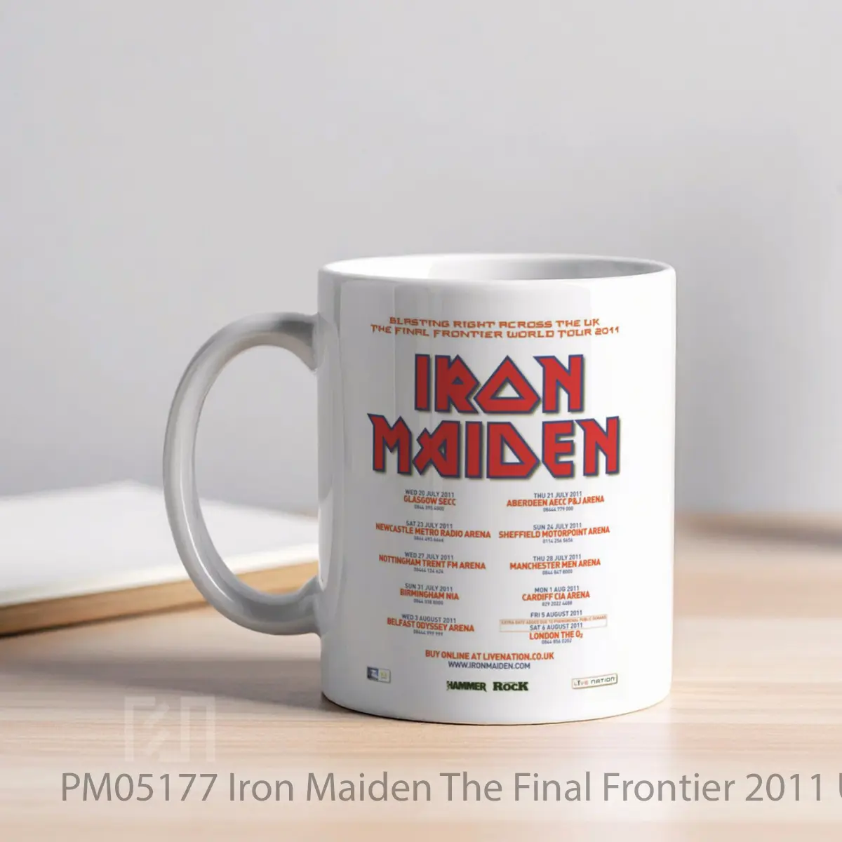 Mug Iron Maiden The Final Frontier 2011 Uk Tour MPM05177 - Tampak Tengah