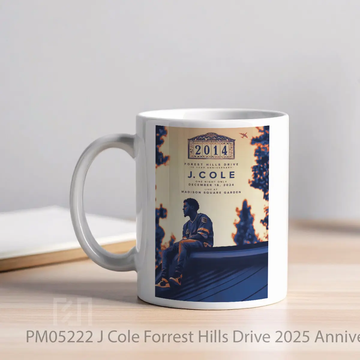 Mug J Cole Forrest Hills Drive 2025 Anniversary Show MPM05222 - All-side / Desain