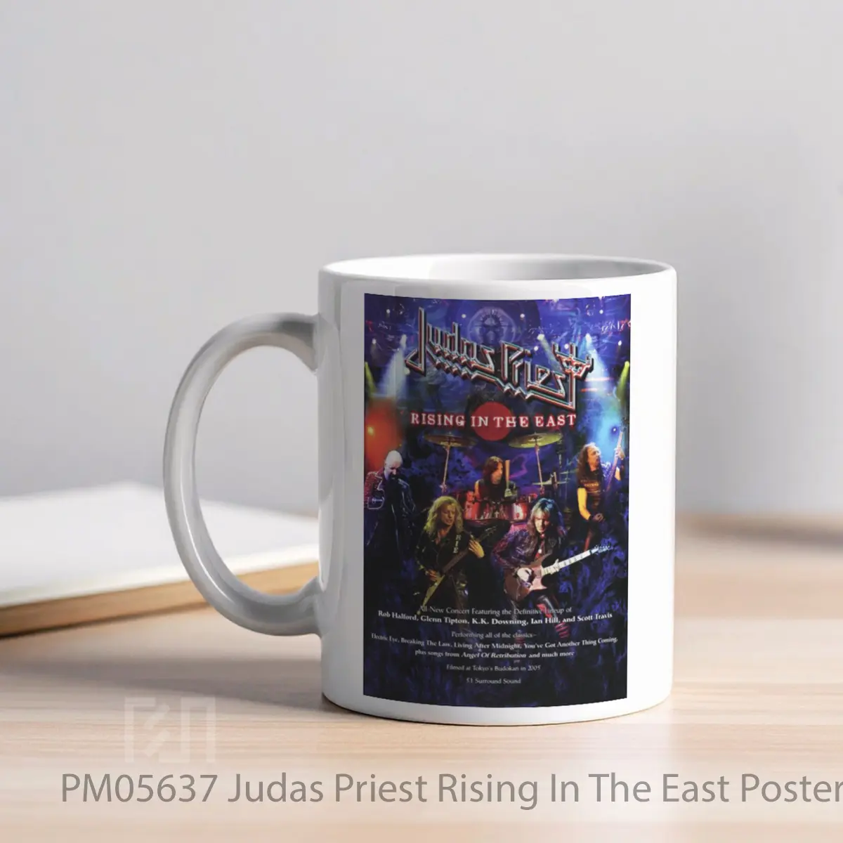 Mug Judas Priest Rising In The East MPM05637 - All-side / Desain