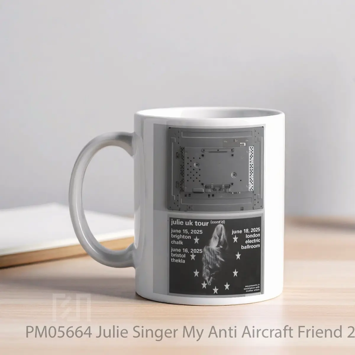 Mug Julie Singer My Anti Aircraft Friend 2025 Uk Tou MPM05664 - All-side / Desain