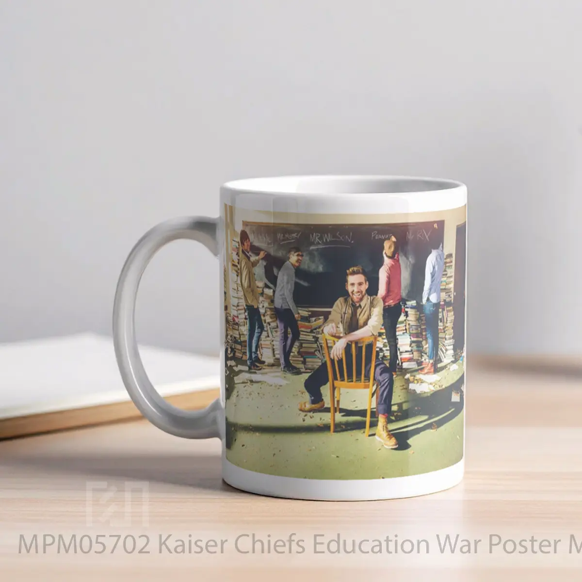 Mug Kaiser Chiefs Education War MPM05702 - All-side / Desain