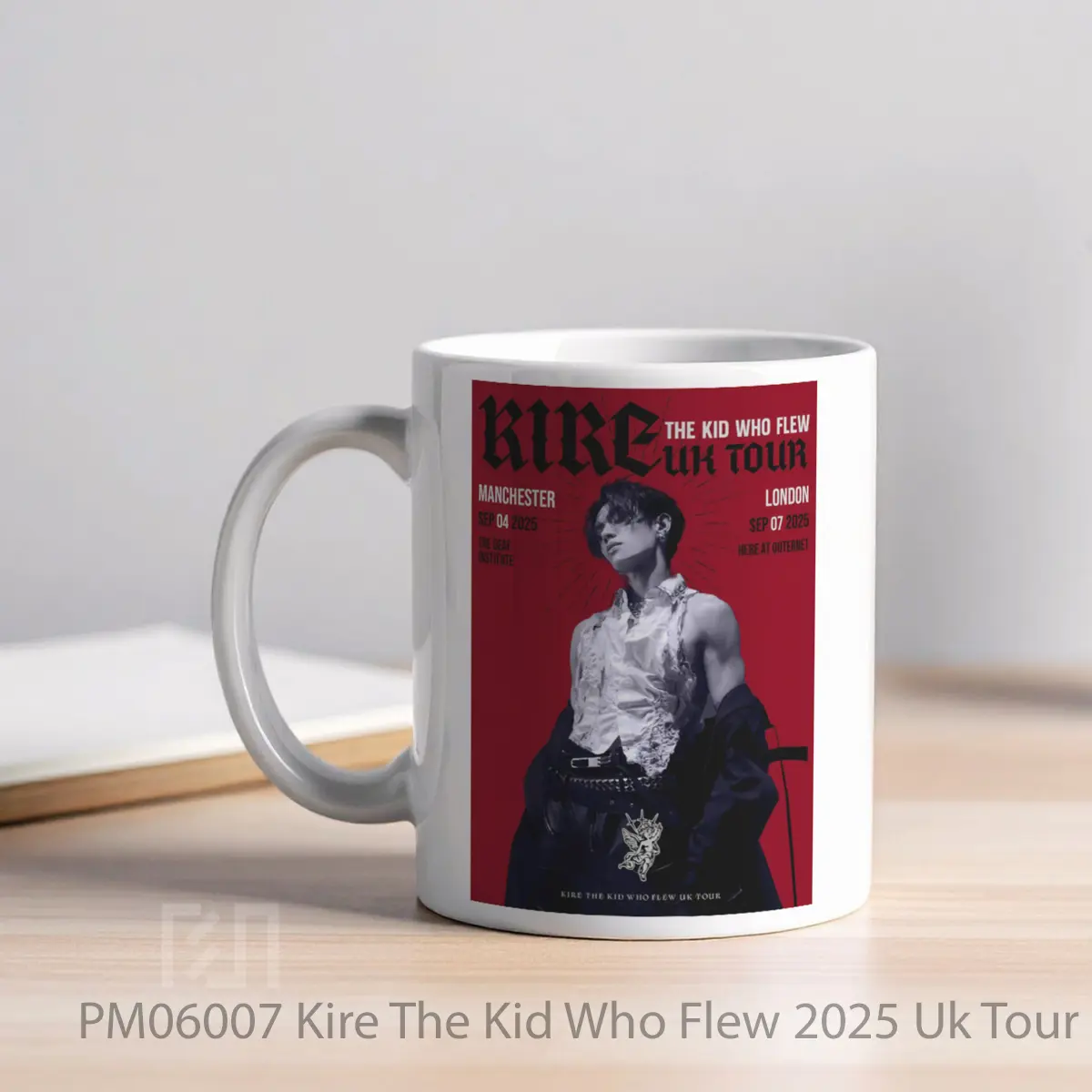 Mug Kire The Kid Who Flew 2025 Uk Tour MPM06007 - All-side / Desain