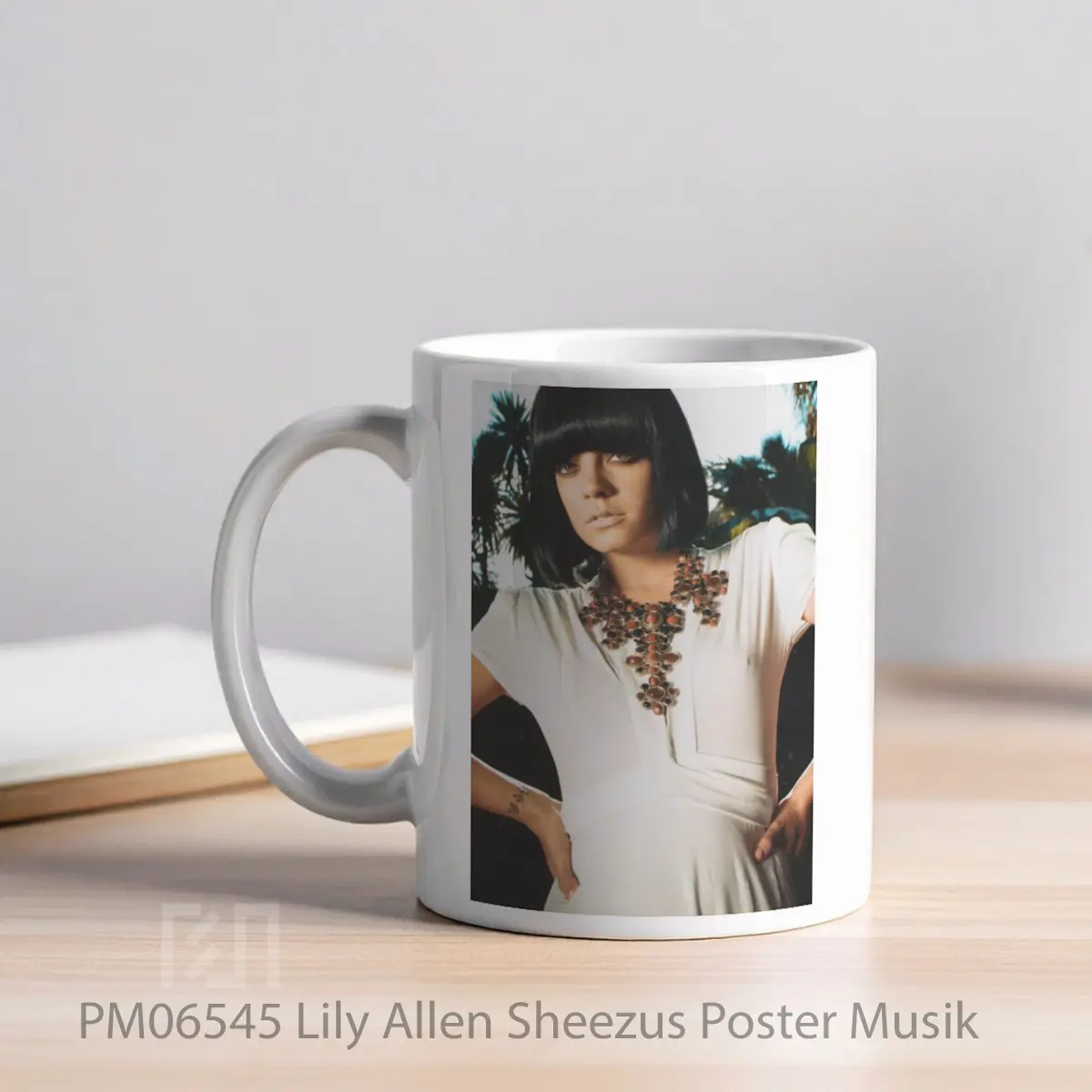 Mug Lily Allen Sheezus MPM06545 - All-side / Desain