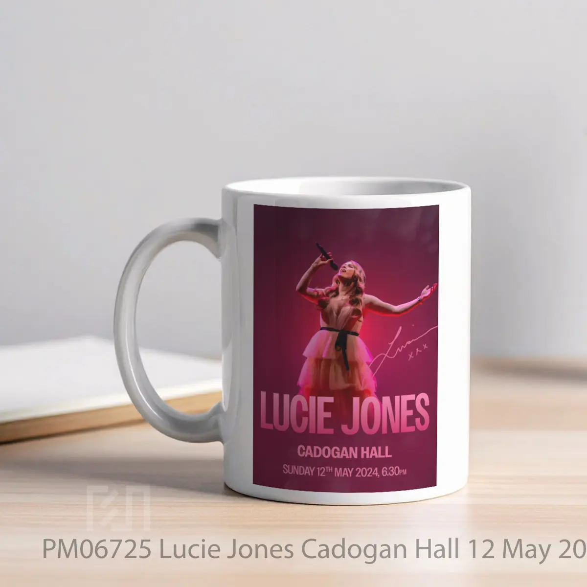 Mug Lucie Jones Cadogan Hall 12 May 2024 MPM06725 - All-side / Desain