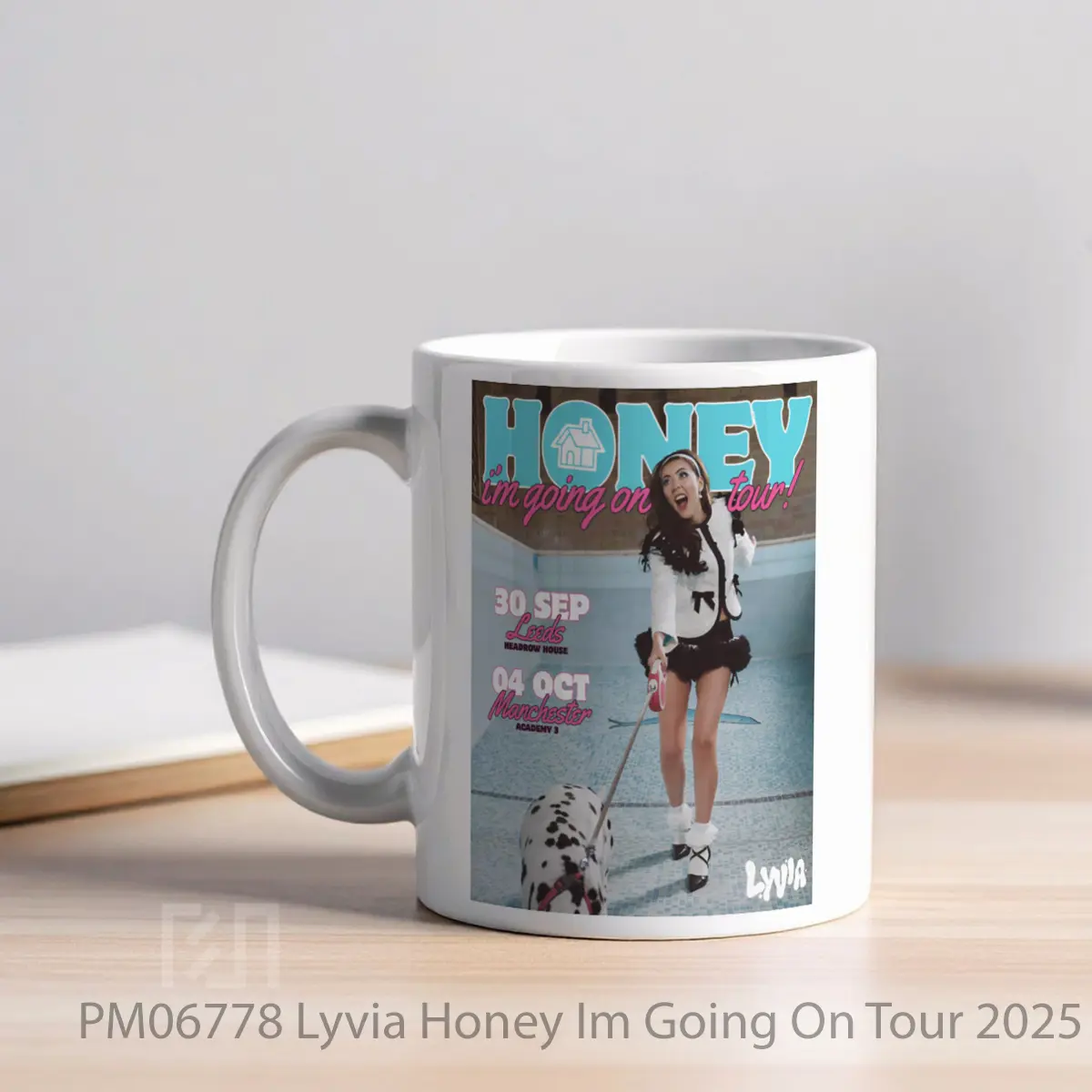 Mug Lyvia Honey Im Going On Tour 2025 1 MPM06778 - All-side / Desain