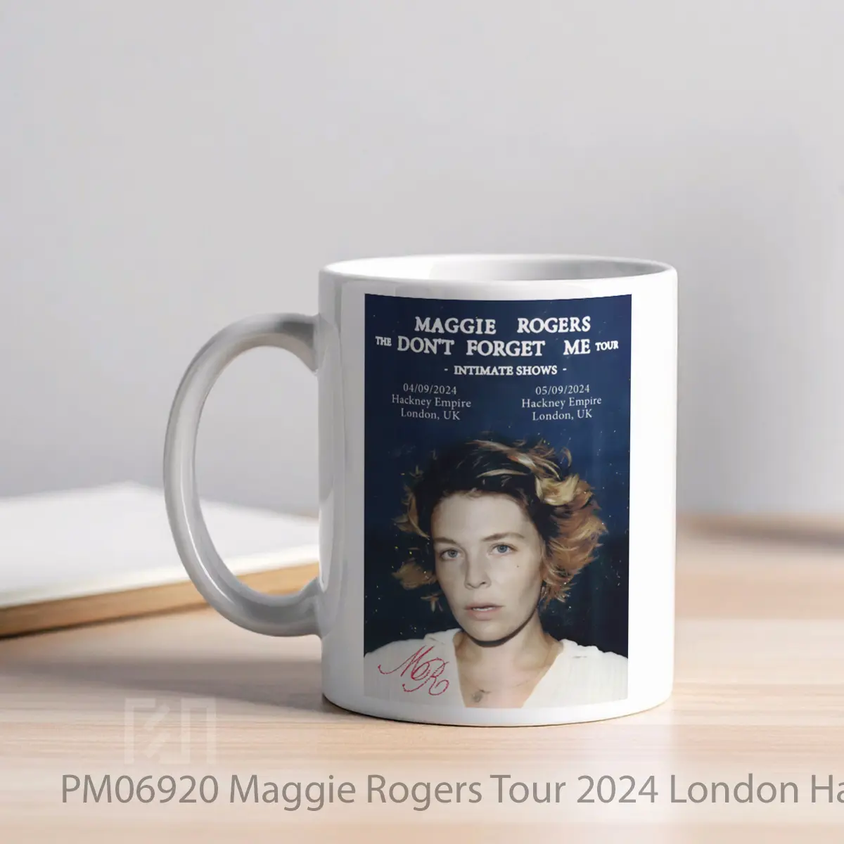 Mug Maggie Rogers Tour 2024 London Hackney Empire MPM06920 - All-side / Desain