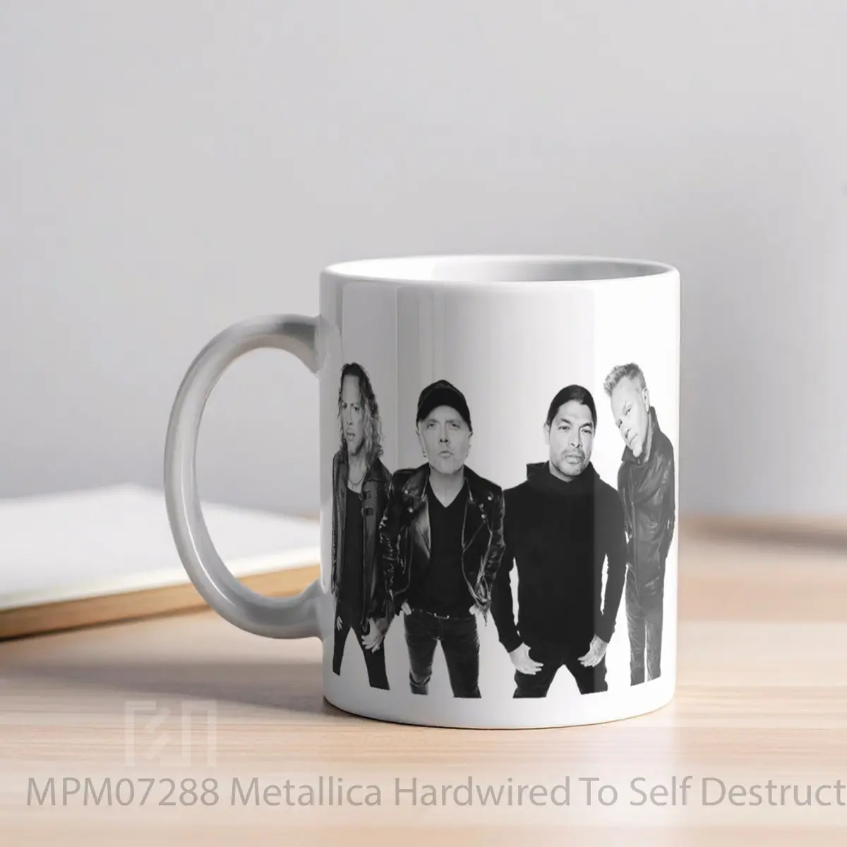 Mug Metallica Hardwired To Self Destruct 2017 World MPM07288 - All-side / Desain