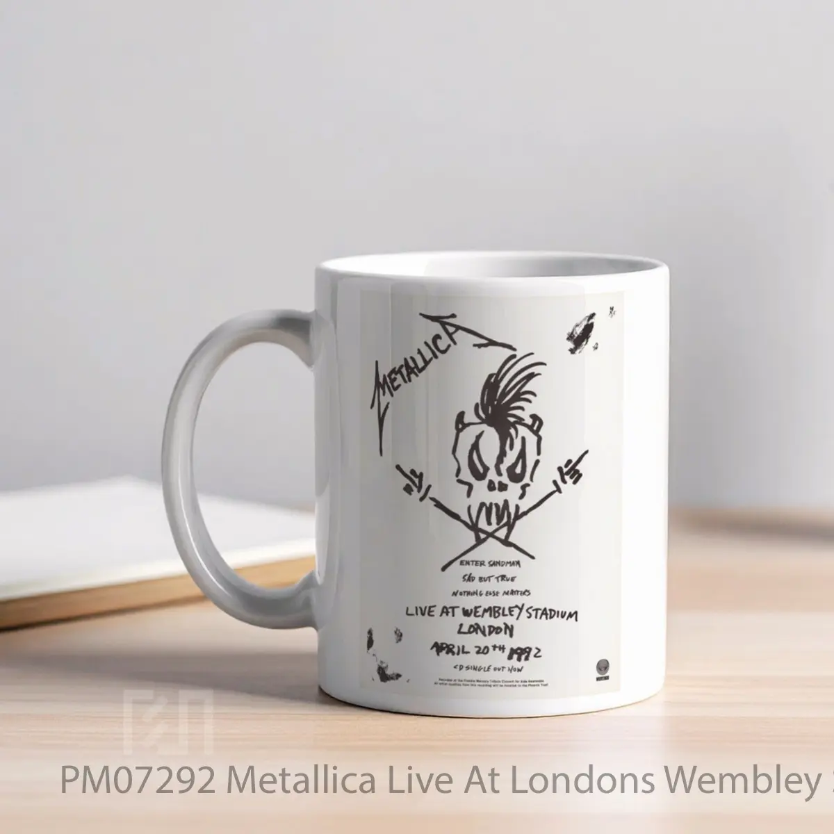 Mug Metallica Live At Londons Wembley Stadium 1992 MPM07292 - All-side / Desain