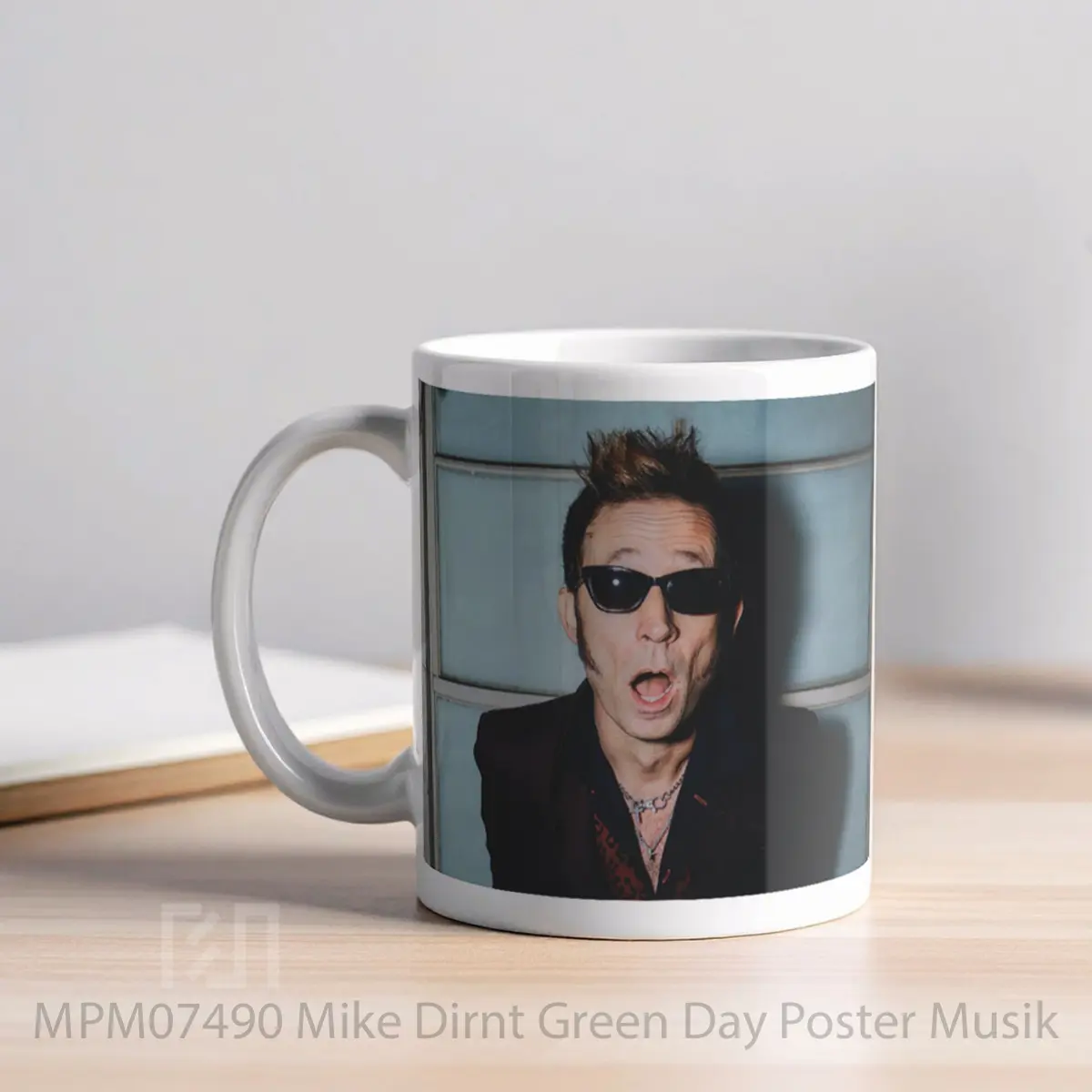 Mug Mike Dirnt Green Day MPM07490 - All-side / Desain