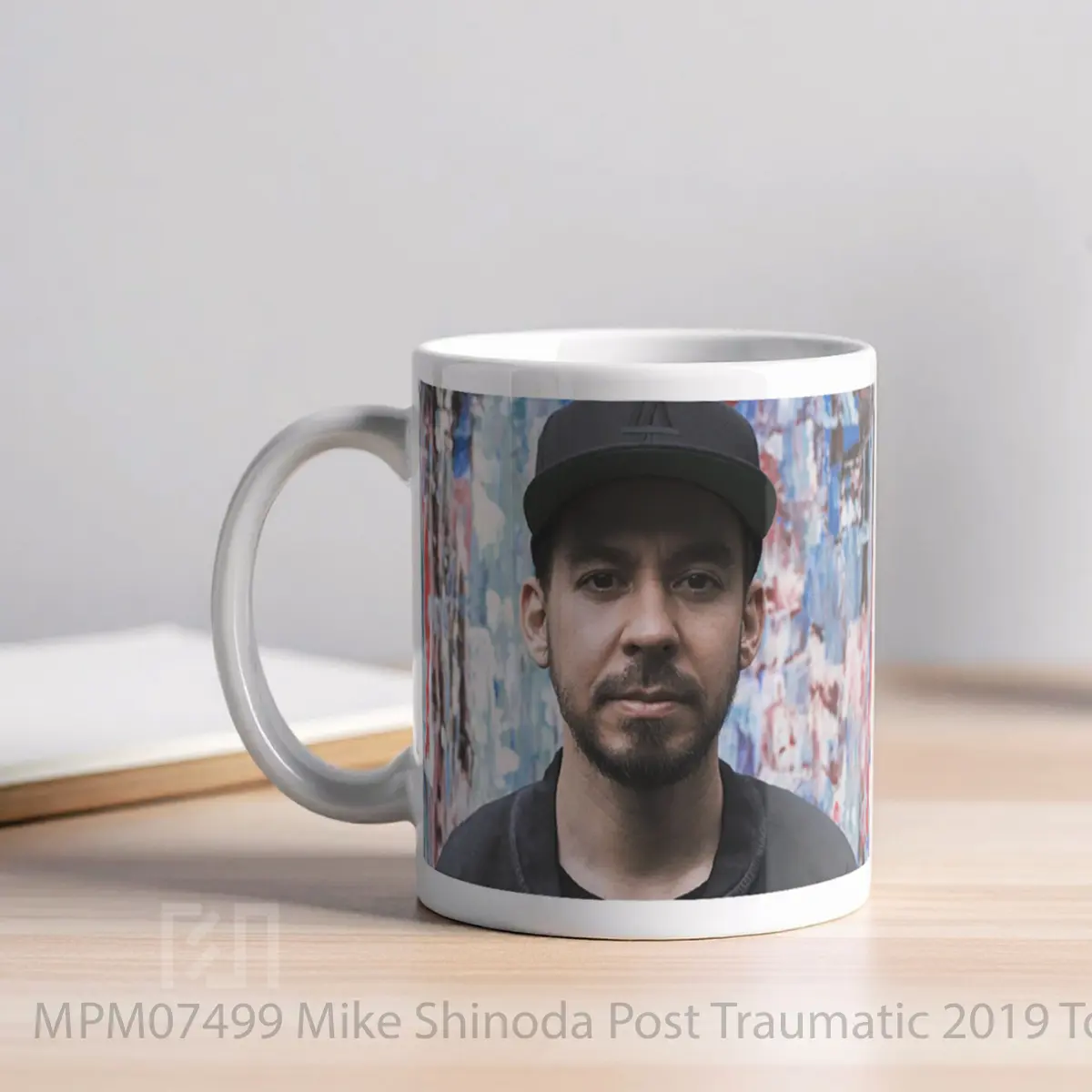 Mug Mike Shinoda Post Traumatic 2019 Tour 1 MPM07499 - All-side / Desain