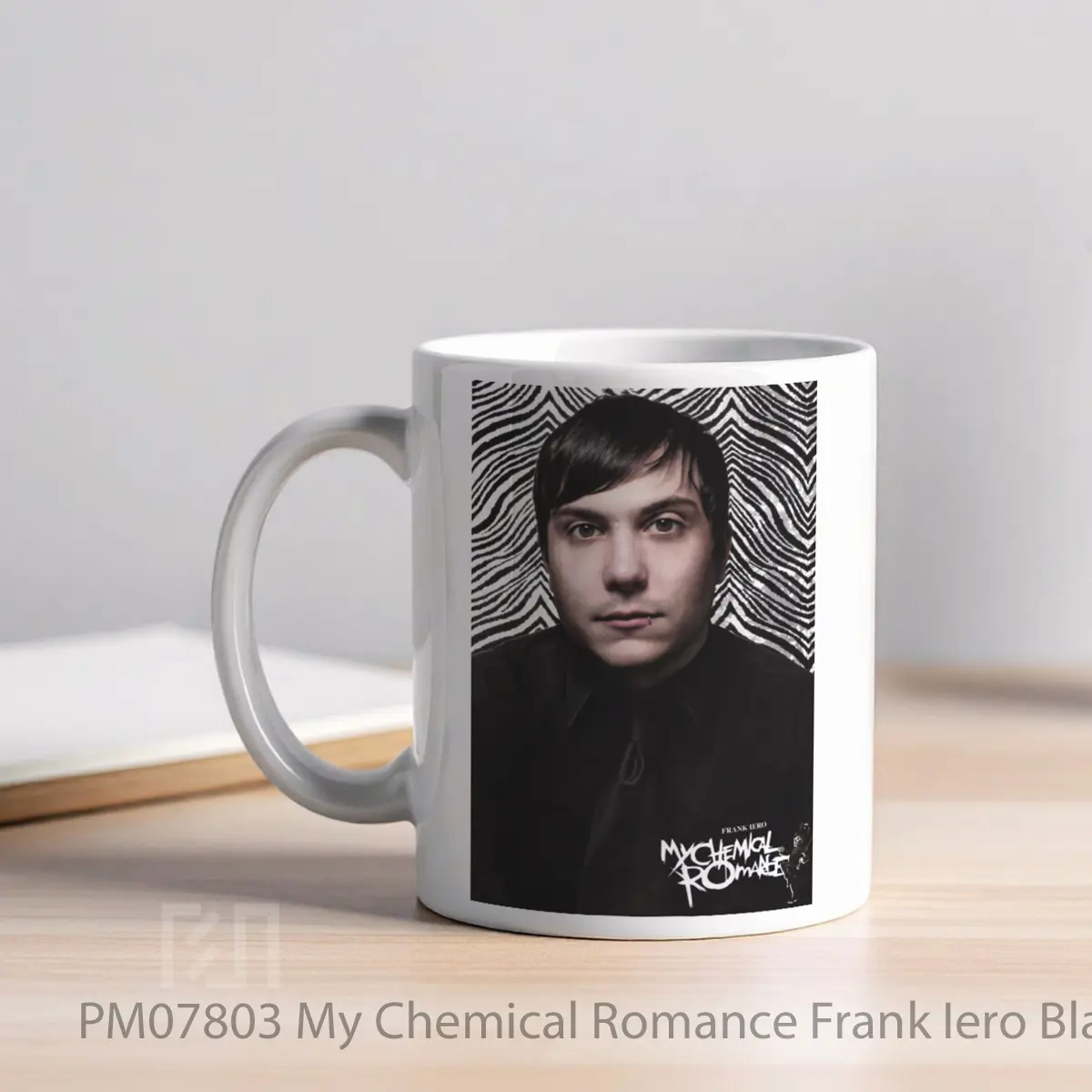 Mug My Chemical Romance Frank Iero Black Parade MPM07803 - All-side / Desain