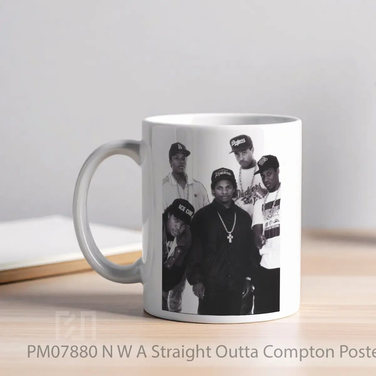 Mug N W A Straight Outta Compton MPM07880 - All-side / Desain