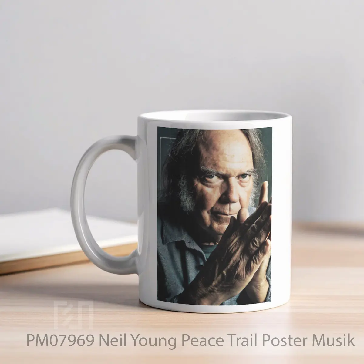 Mug Neil Young Peace Trail MPM07969 - All-side / Desain