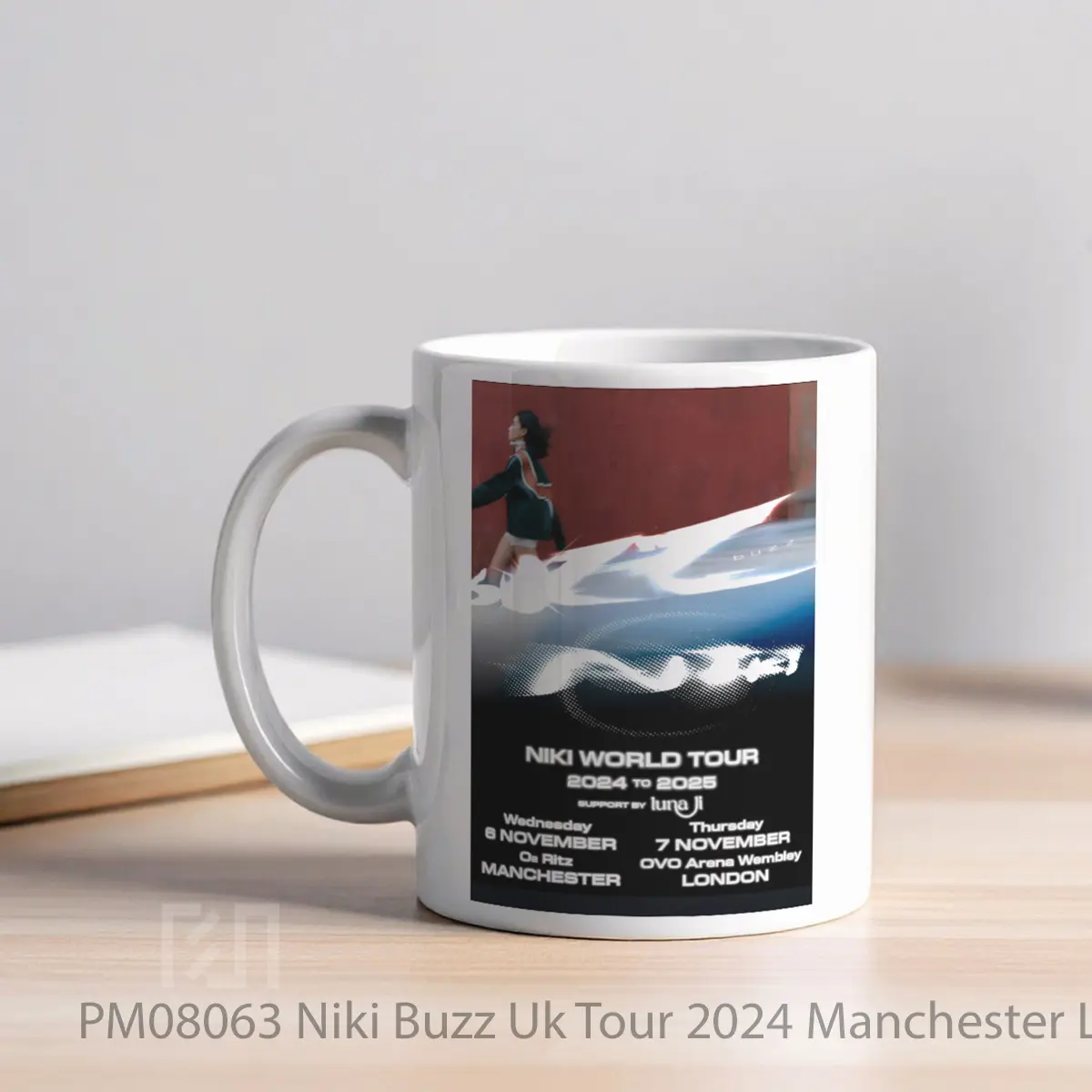 Mug Niki Buzz Uk Tour 2024 Manchester London MPM08063 - All-side / Desain