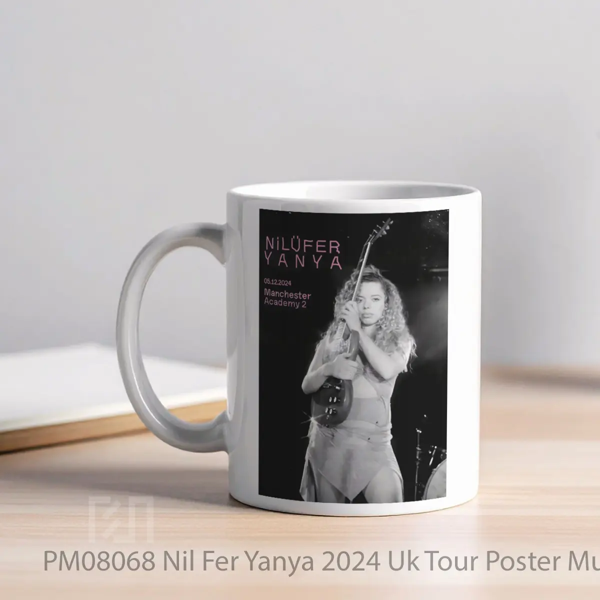 Mug Nil Fer Yanya 2024 Uk Tour MPM08068 - All-side / Desain